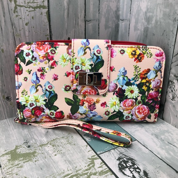 mundi Handbags - Mundi Blush Gardens Clutch/Wallet NWT
